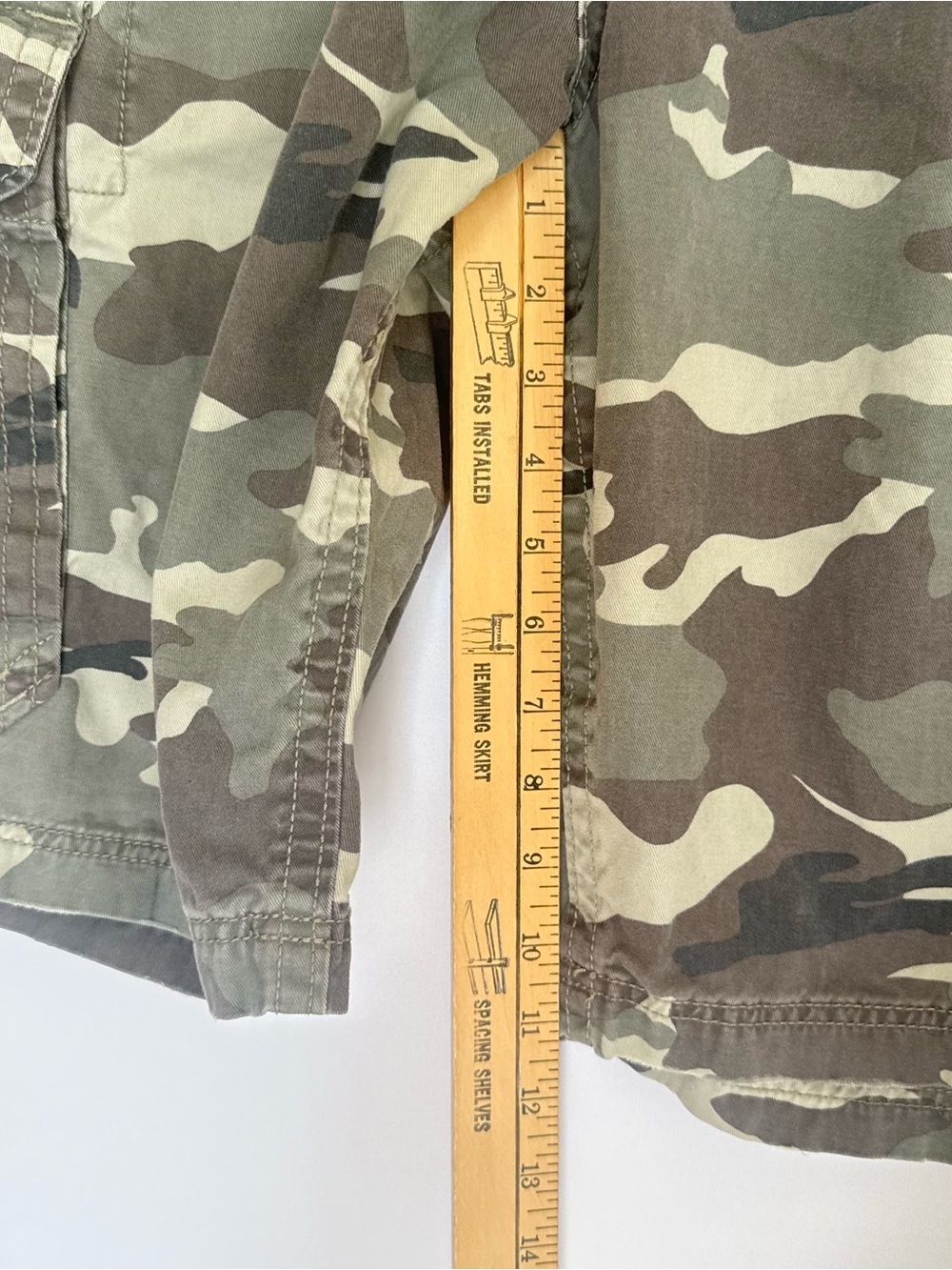 American Eagle Outfitters Beige and Olive Long Cargo Shorts Y2K Baggy 23” 40w - Picture 7 of 10